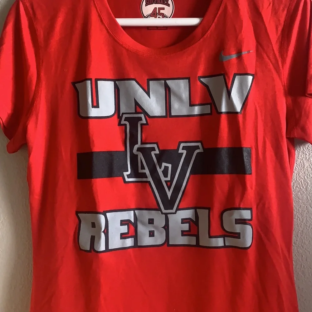 LV‎ Rebels dri-fit